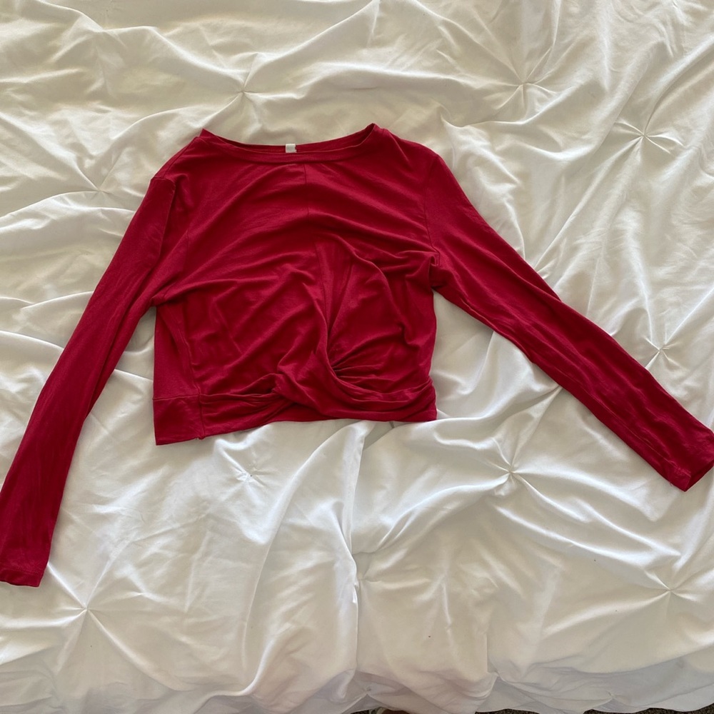 red long sleeve crop top